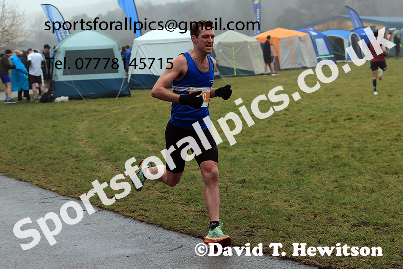 Senior Men and Over-35s to 49s Mens 2025 NECAA Royal Signals Road Relays Champs.,  Hetton Lyons Country Park, Hetton le Hole, County Durham. Photo: David T. Hewitson/Sports for All Pics
